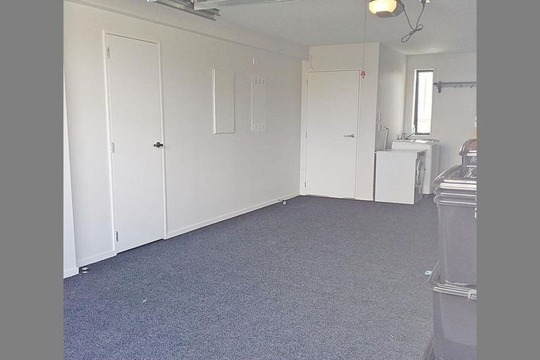 Photo of property in 1 Glenae Lane, Hobsonville, Auckland, 0618