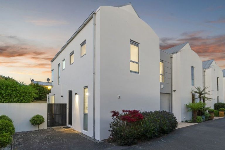 Photo of property in 1/22 Stoneyhurst Street, St Albans, Christchurch, 8014