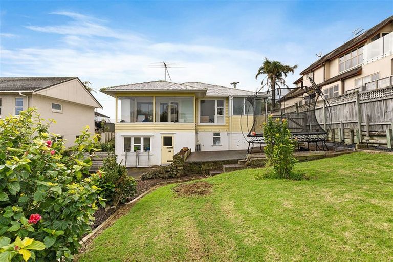 Photo of property in 43 Clovelly Road, Bucklands Beach, Auckland, 2012