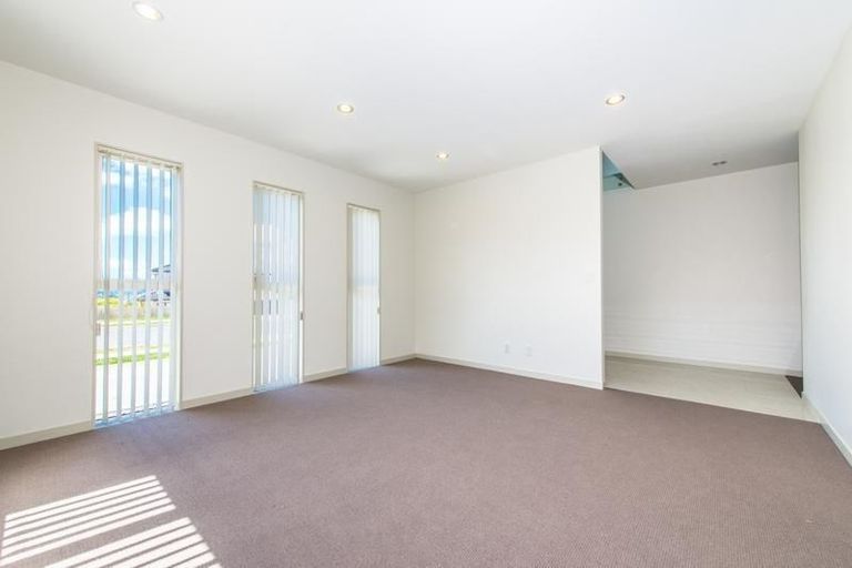 Photo of property in 102 Babich Road North, Ranui, Auckland, 0612