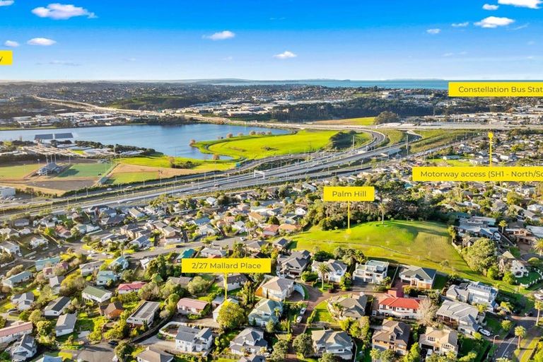 Photo of property in 2/27 Mallard Place, Unsworth Heights, Auckland, 0632