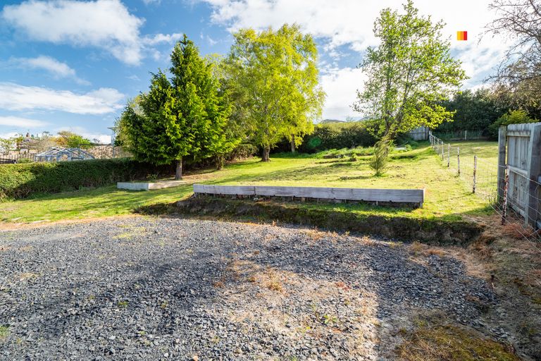 Photo of property in 299 Main South Road, Green Island, Dunedin, 9018