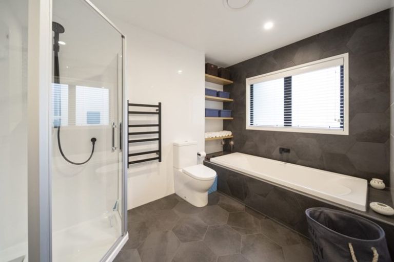 Photo of property in 59 Parrs Road, Hurworth, New Plymouth, 4371