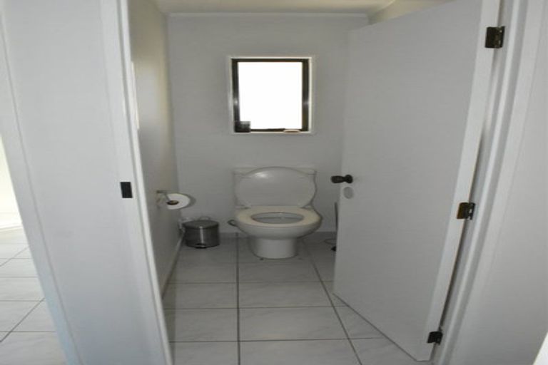 Photo of property in 3/88 Eversleigh Road, Belmont, Auckland, 0622