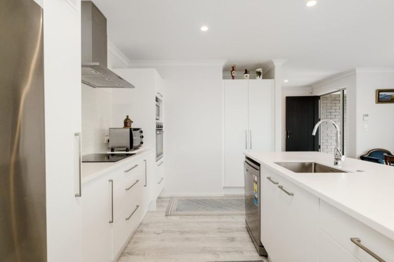 Photo of property in 79 Dunkeld Drive, Papamoa, 3118