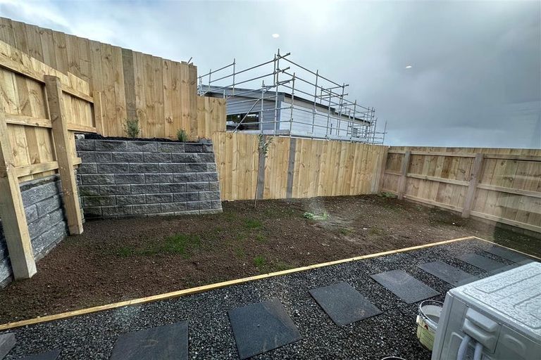 Photo of property in 40b Crestview Rise, Papakura, 2110