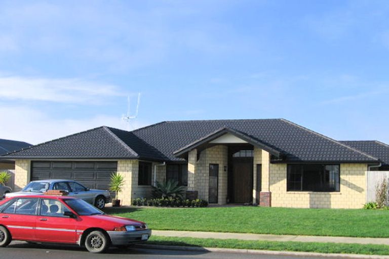 Photo of property in 18 Coleraine Drive, Rototuna, Hamilton, 3210