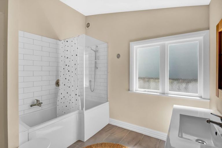 Photo of property in 24 Tory Street, Petone, Lower Hutt, 5012