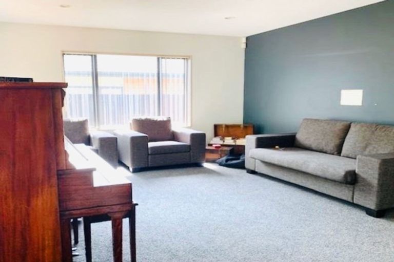 Photo of property in 318 Triangle Road, Massey, Auckland, 0614