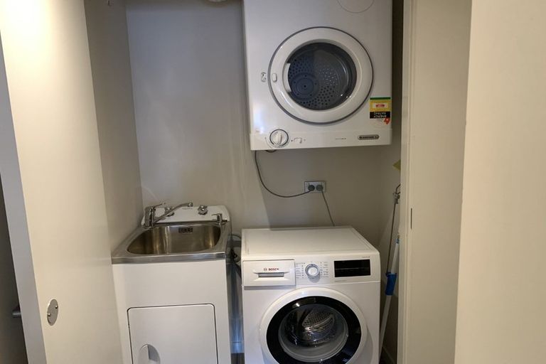 Photo of property in Monument Apartments, 3g/245 Wakefield Street, Te Aro, Wellington, 6011