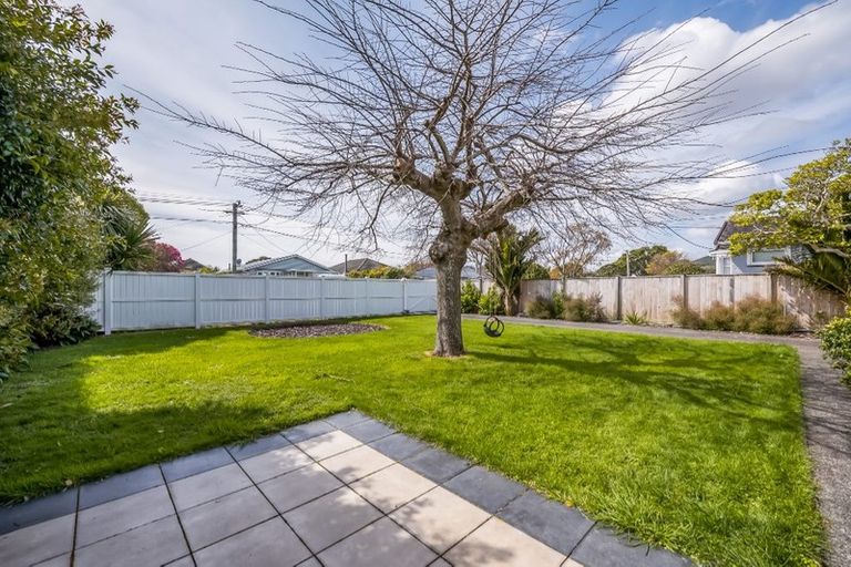 Photo of property in 18 Maire Street, Woburn, Lower Hutt, 5010