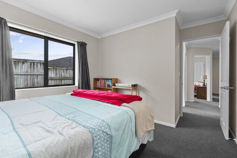 Photo of property in 24 Roderick Place, Rototuna, Hamilton, 3210