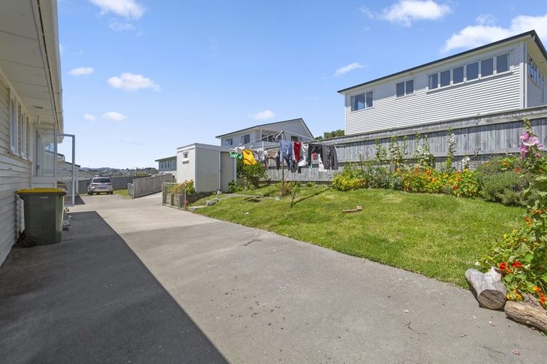 Photo of property in 24 Matatiro Street, Titahi Bay, Porirua, 5022