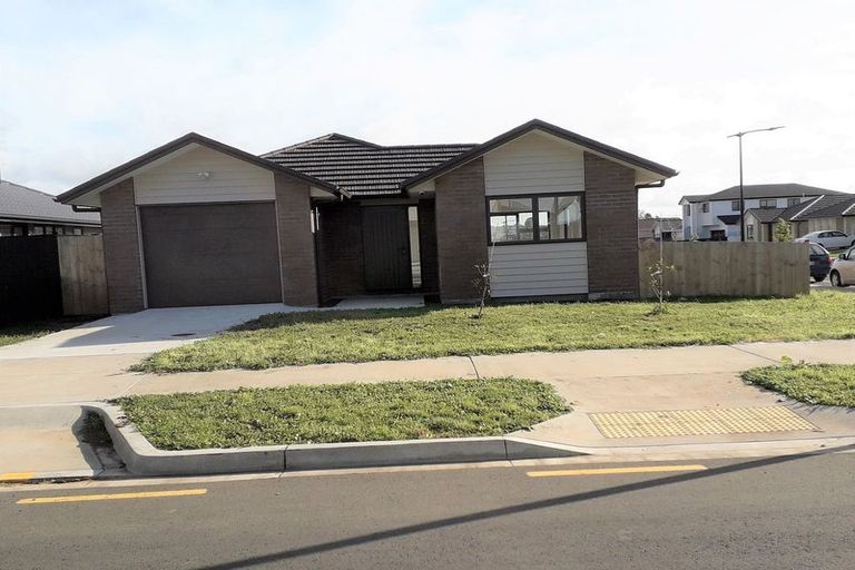 Photo of property in 16 Piripono Crescent, Pukekohe, 2120