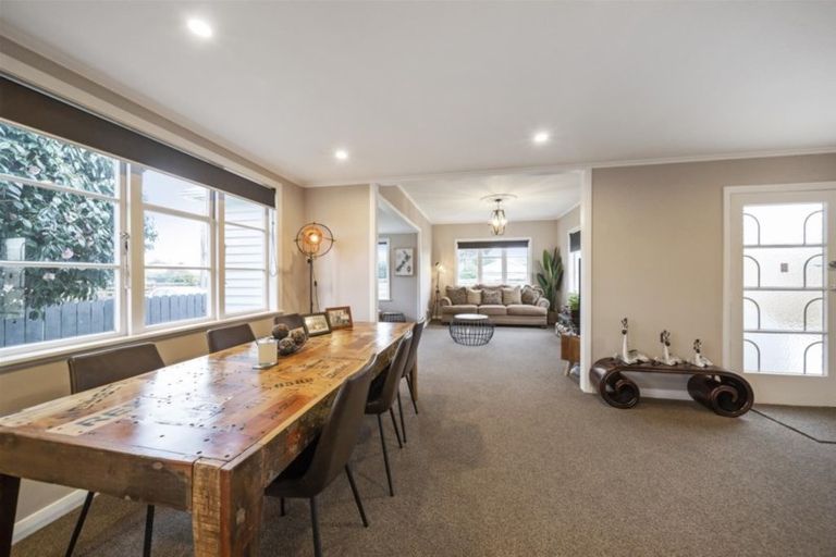 Photo of property in 38 Dixon Avenue, Hawera, 4610