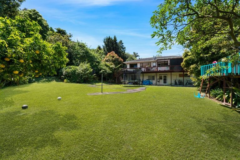 Photo of property in 15 Haseler Crescent, Howick, Auckland, 2014