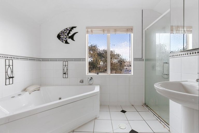 Photo of property in 199 Papamoa Beach Road, Papamoa Beach, Papamoa, 3118