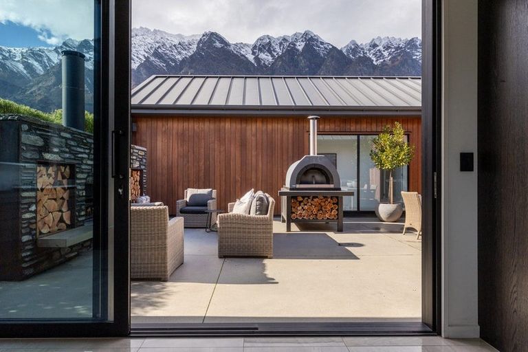 Photo of property in 15 Ellesmere Avenue, Jacks Point, Queenstown, 9371