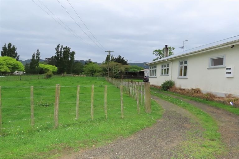 Photo of property in 328 Arapaepae Road, Levin, 5571