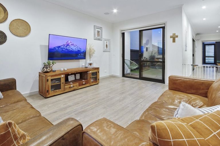 Photo of property in 7 Frances Bryers Road, Hobsonville, Auckland, 0616