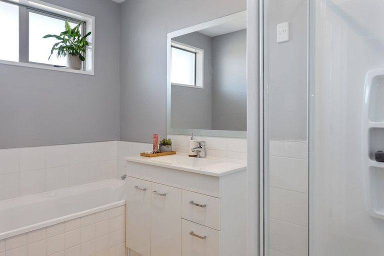 Photo of property in 7 Wakelin Place, Redwood, Christchurch, 8051