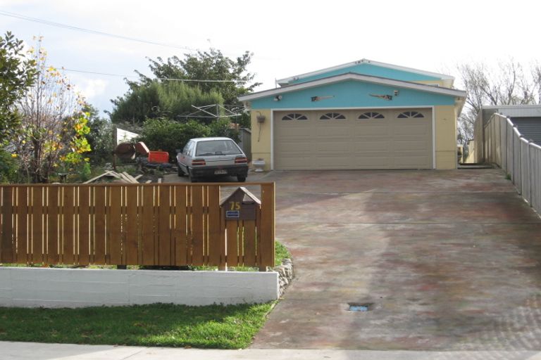 Photo of property in 75 Kiwi Road, Raumati Beach, Paraparaumu, 5032