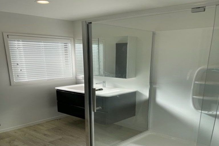 Photo of property in 6 Andros Place, Unsworth Heights, Auckland, 0632