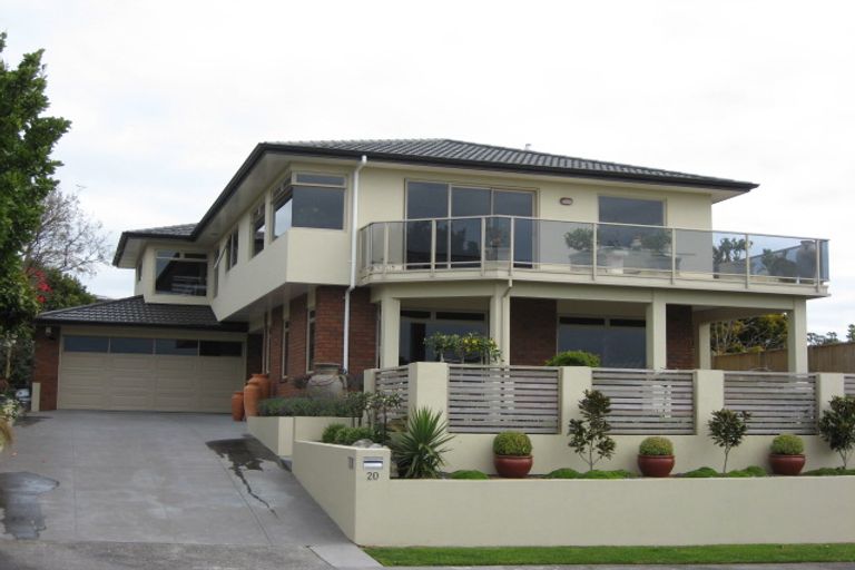 Photo of property in 20 Montana Place, Merrilands, New Plymouth, 4312