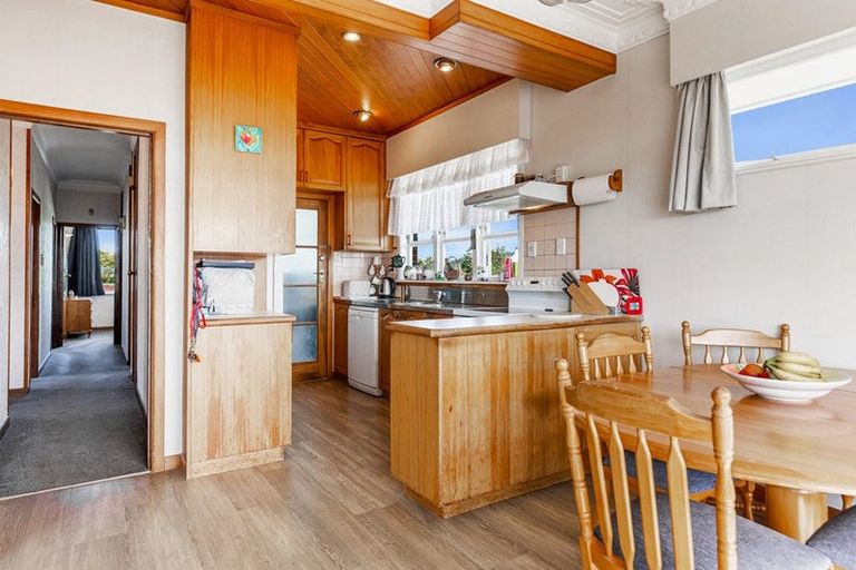 Photo of property in 7 Phillip Avenue, Glen Eden, Auckland, 0602