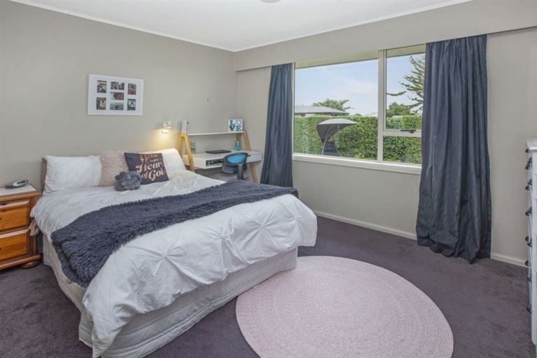 Photo of property in 20 Daniels Road, Redwood, Christchurch, 8051
