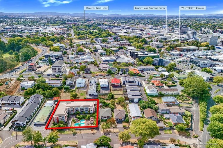 Photo of property in 2/10 Hunter Street, Hamilton Lake, Hamilton, 3204