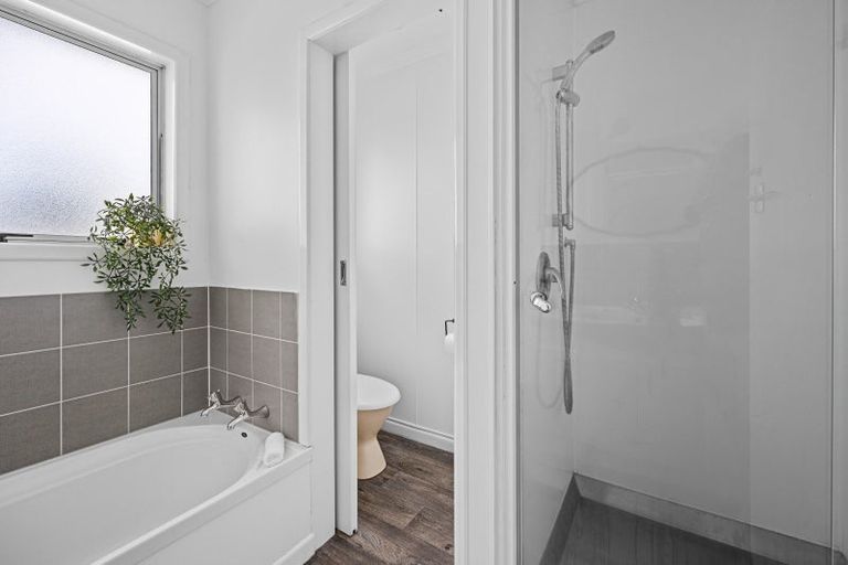 Photo of property in 20 Stuart Place, Blagdon, New Plymouth, 4310