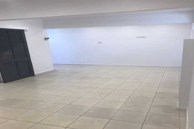 Photo of property in 23 Lanigan Street, Birkdale, Auckland, 0626