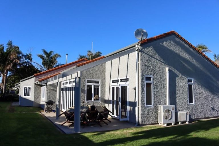 Photo of property in 28 Palm Beach Boulevard, Papamoa Beach, Papamoa, 3118