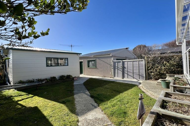 Photo of property in 28 Pine Crescent, Hargest, Invercargill, 9810