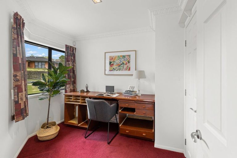 Photo of property in 6 Anderson Way, Highlands Park, New Plymouth, 4312