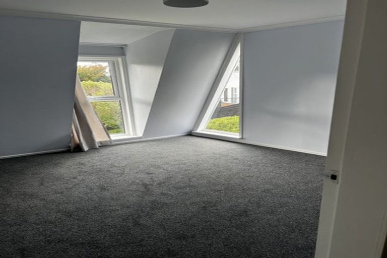 Photo of property in 3/49 Mandalay Terrace, Khandallah, Wellington, 6035