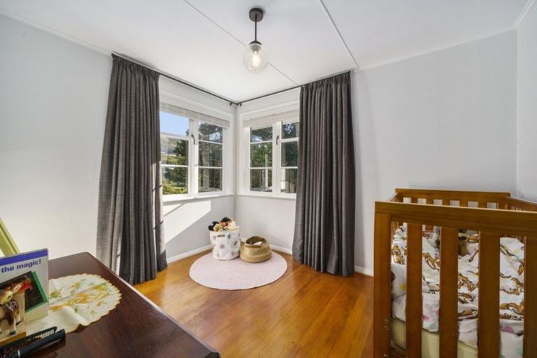Photo of property in 47 Handyside Street, Tawa, Wellington, 5028