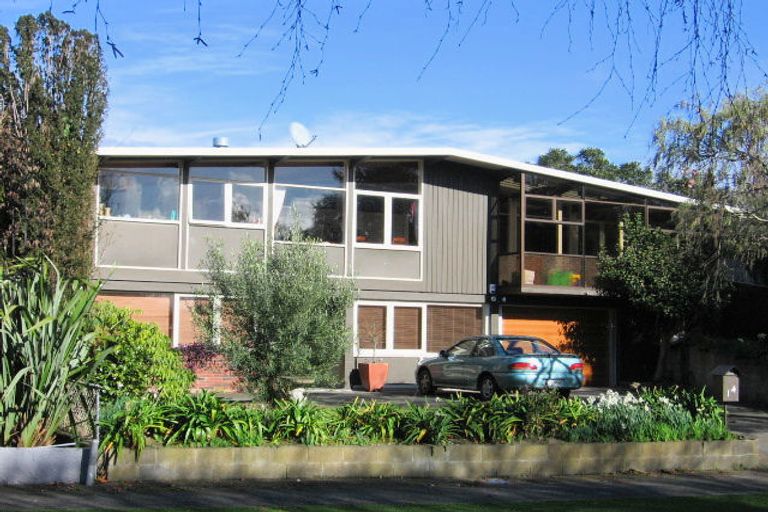 Photo of property in 14 Surrey Crescent, Hokowhitu, Palmerston North, 4410