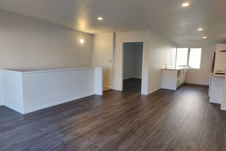 Photo of property in 3 Kelvin Grove, Te Aro, Wellington, 6011