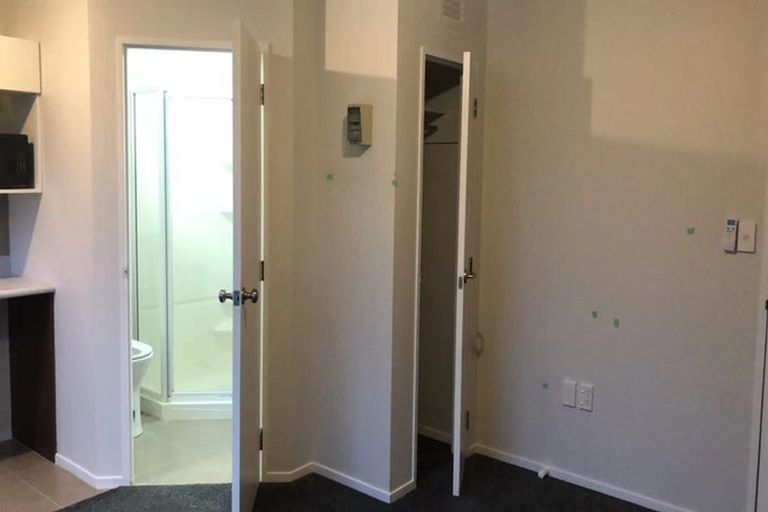 Photo of property in 2 Vine Street, Hillcrest, Hamilton, 3216