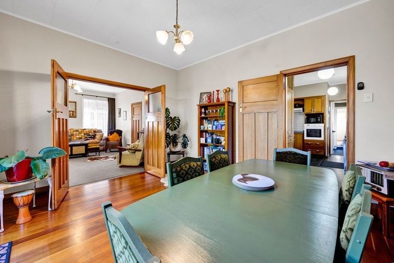 Photo of property in 70 Collins Street, Hawera, 4610