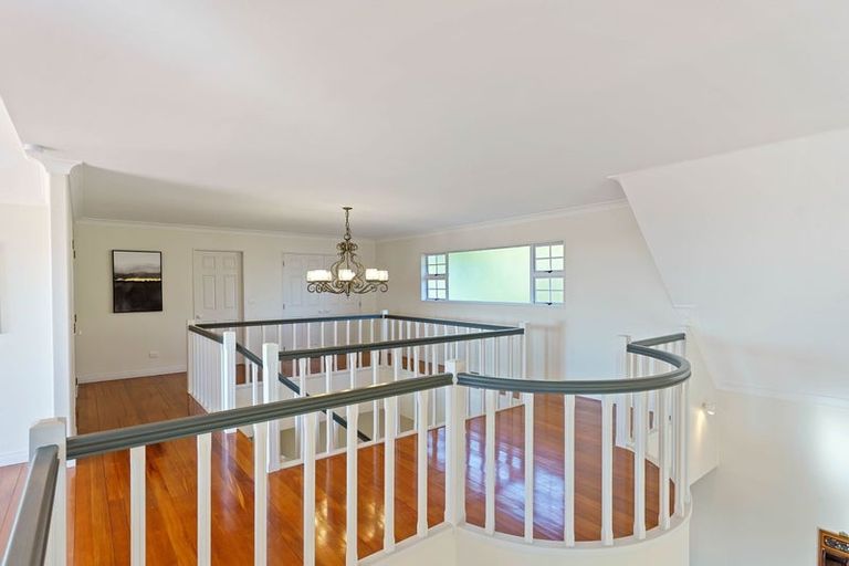 Photo of property in 105 Winara Avenue, Waikanae, 5036