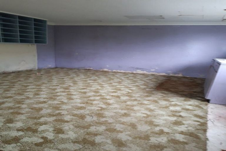 Photo of property in 142 Mark Avenue, Grenada Village, Wellington, 6037