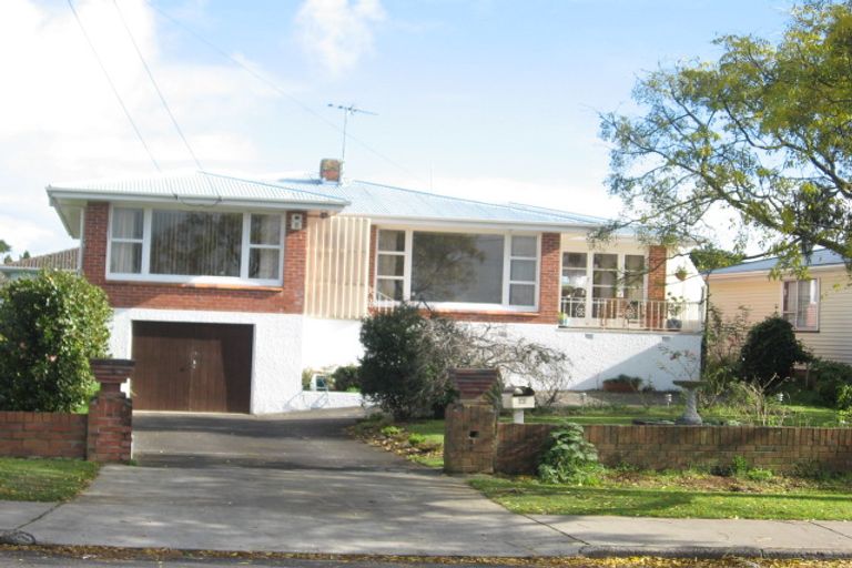 Photo of property in 12 Mckean Avenue, Manurewa, Auckland, 2102