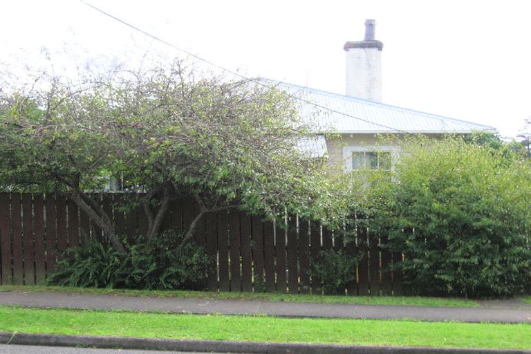 Photo of property in 43b Newington Road, Henderson, Auckland, 0612