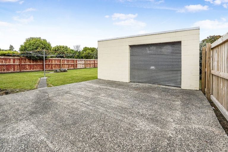 Photo of property in 22 Paul Crescent, Fairfield, Hamilton, 3214