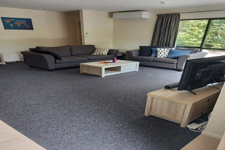 Photo of property in 1/8 Beaudine Avenue, Glenfield, Auckland, 0629