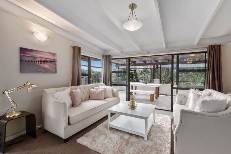 Photo of property in 29 Glencoe Road, Browns Bay, Auckland, 0630