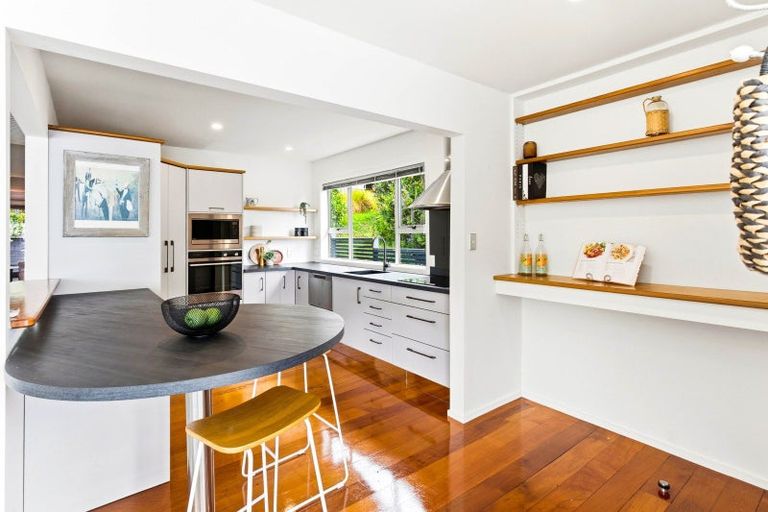 Photo of property in 40 Marine Parade, Macandrew Bay, Dunedin, 9014